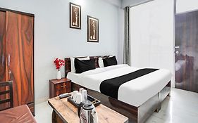 Super Collection O Sector 122 Noida